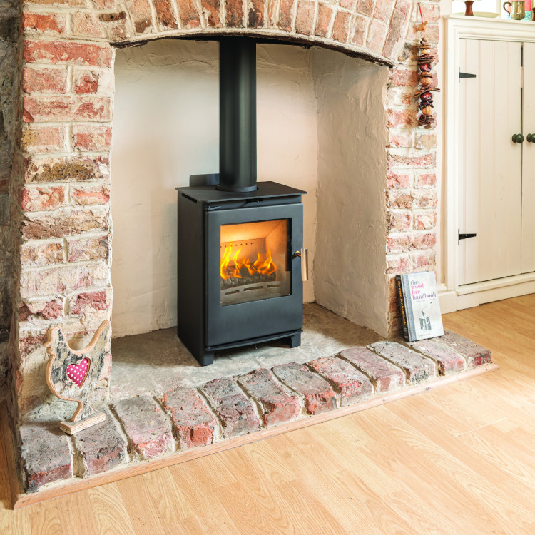 Beltane Brue, woodburning stove